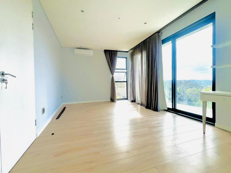 4 Bedroom Property for Sale in Constantia Western Cape